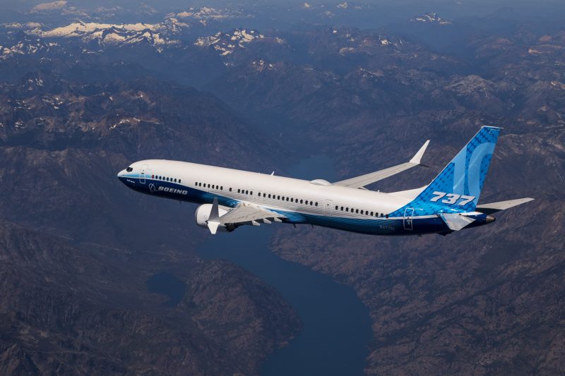 FAA certifica al Boeing 737-10