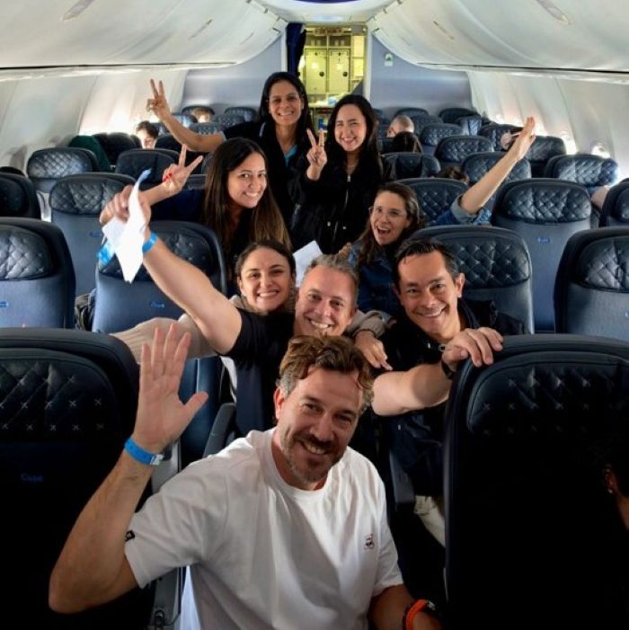 Influencers de Colombia y Argentina en vuelo de Copa Airlines